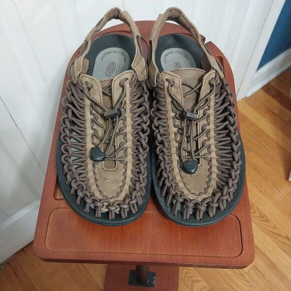 KEEN Men's Uneek Paracord Water Sandals Anatomical Footbed, Brown Black 9.5 - Picture 1 of 5